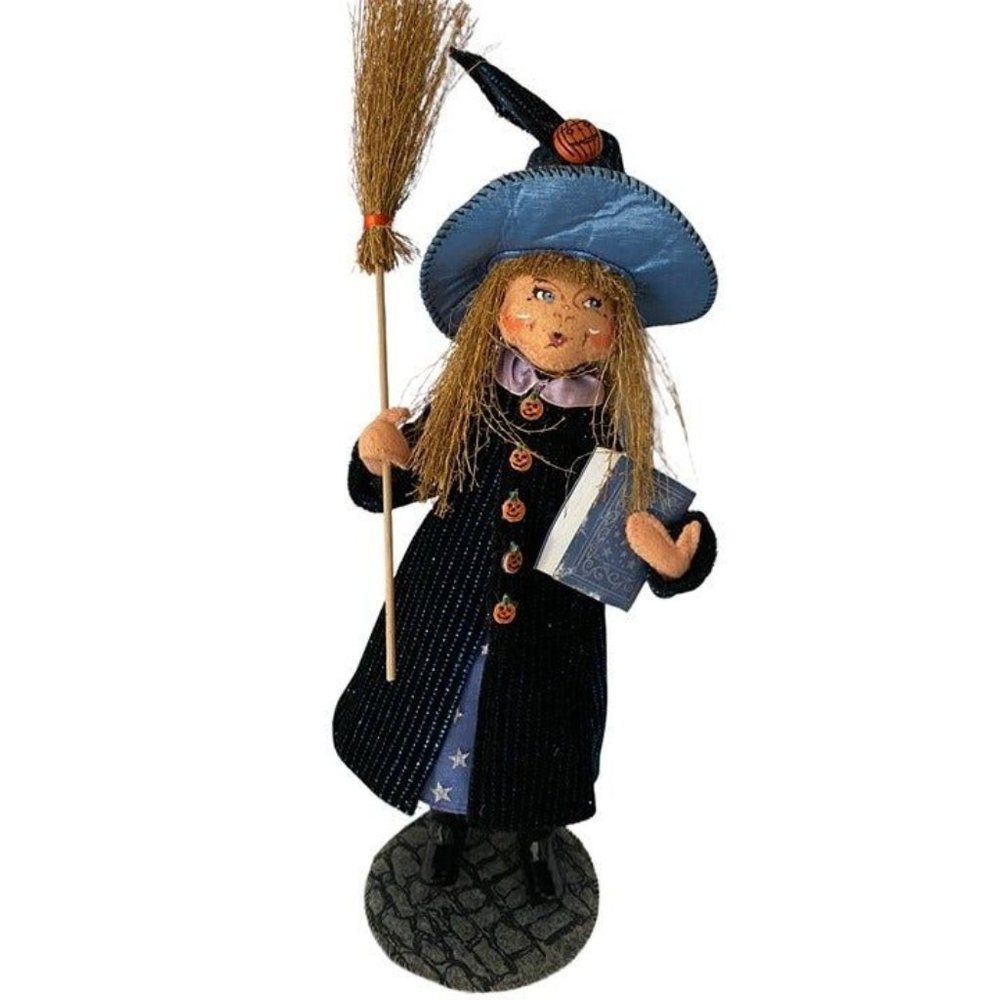 Annalee 2007 Bewilda Witch 10" Halloween Doll Broom & Book EUC Collectible
